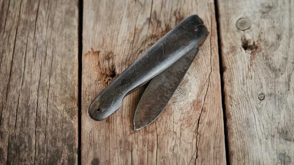 Knife corrosion protection